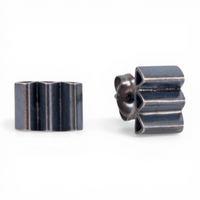 Minimalistische Dreiecksstecker