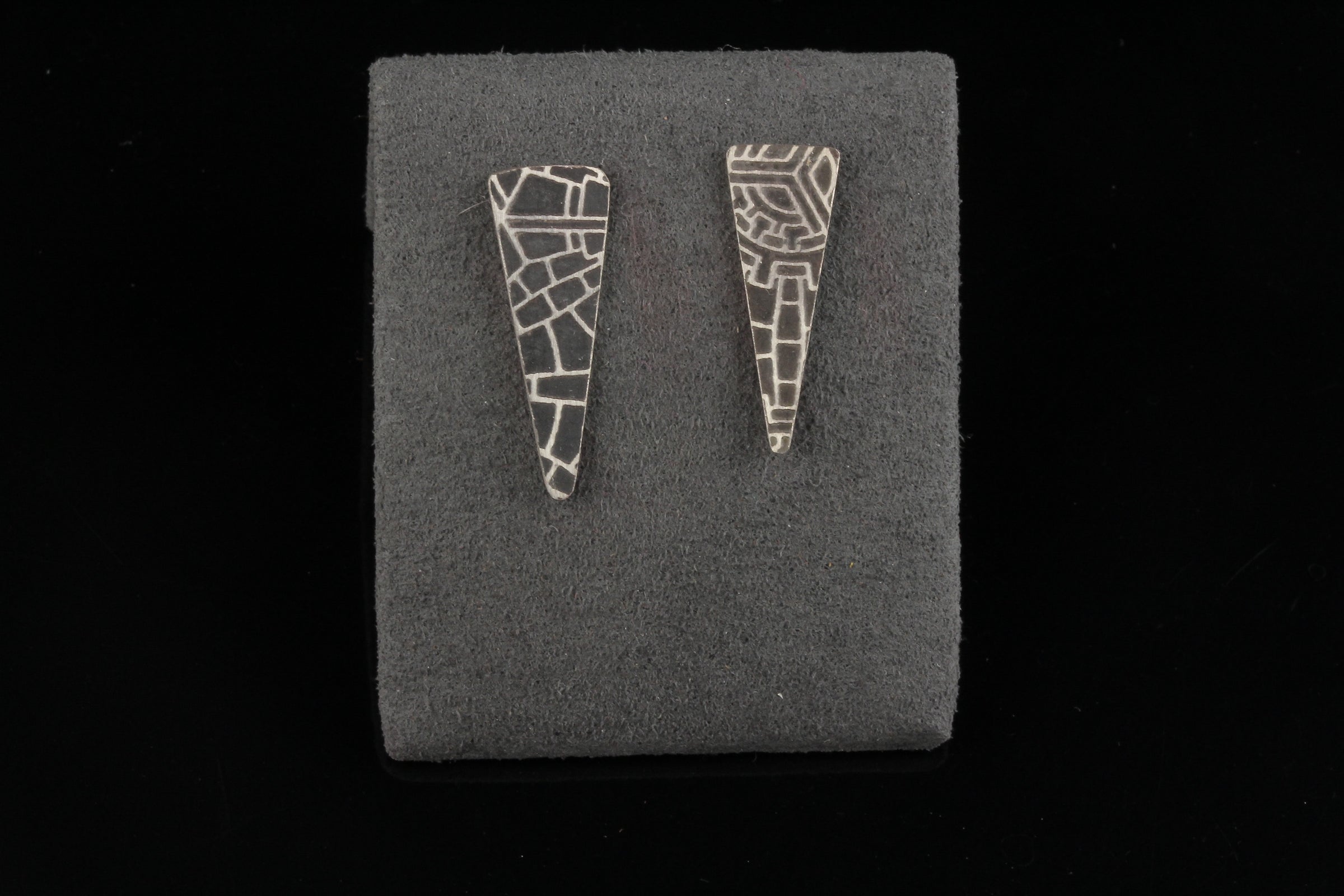 Texture Triangle Studs